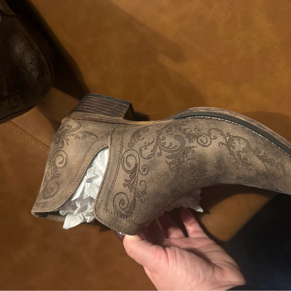 Roper Brown Ankle Booties with Floral Design - Picture 6 of 6